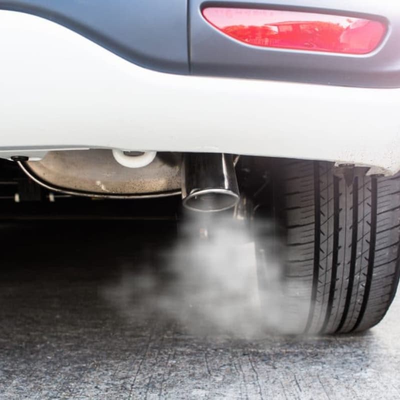 Le dioxyde d'azote est surtout présent dans les gaz d'échappements